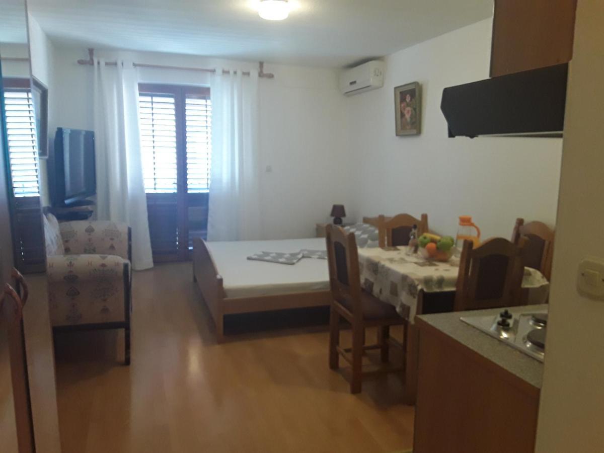Zaton Apartmani M. Ilesh Exterior photo
